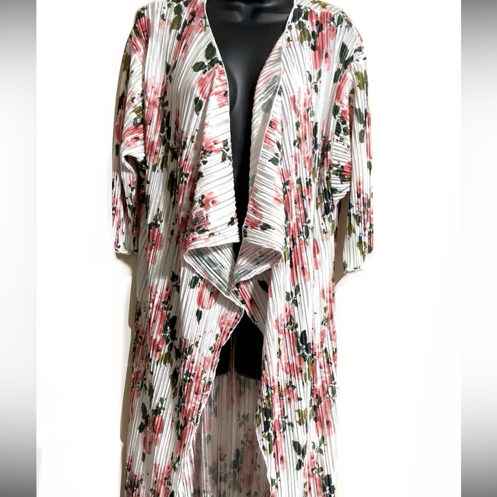 🌼LULAROE SHIRLEY Beautiful Floral Cardigan🌼 - Picture 7 of 9